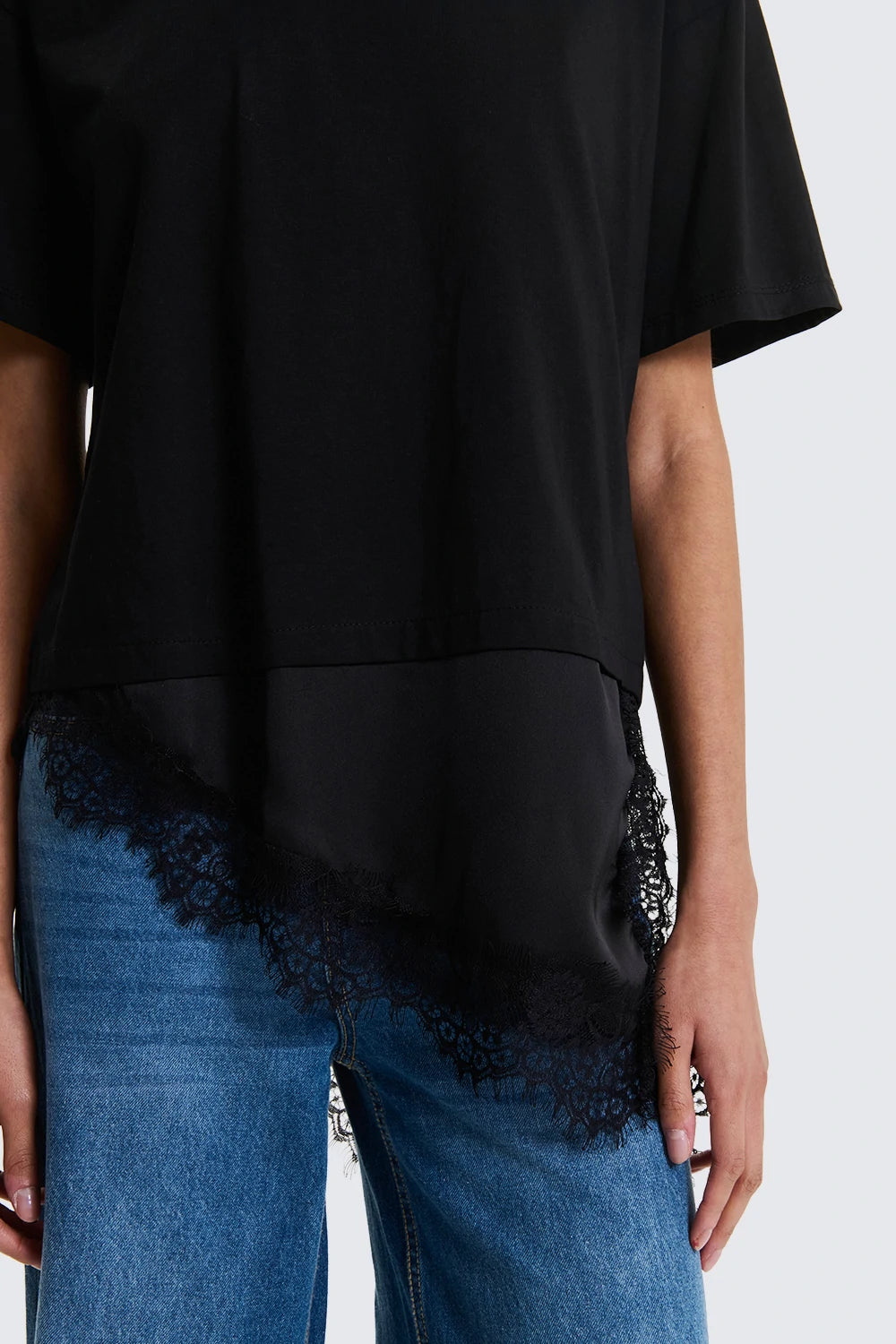 T-SHIRT INSERTI RASO E PIZZO TWO WAY